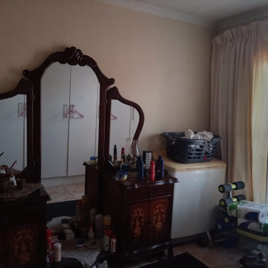 NEAT 3-BEDROOM HOME 1000360727