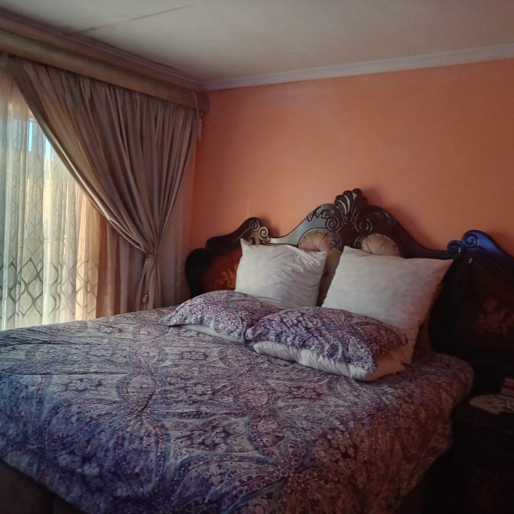 NEAT 3-BEDROOM HOME 1000360731
