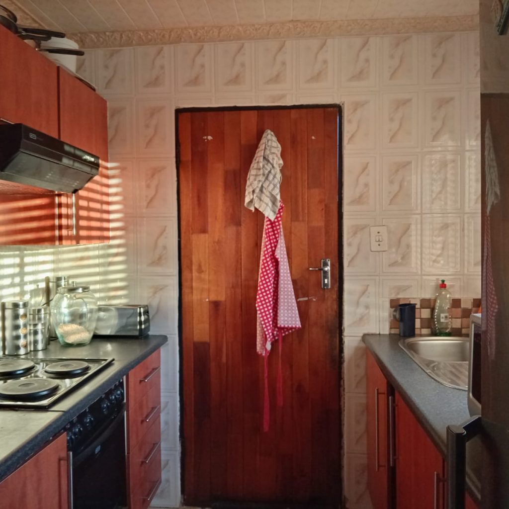 NEAT 3-BEDROOM HOME 1000360745