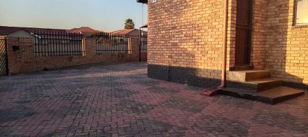 NEAT 3-BEDROOM HOME 1000360759