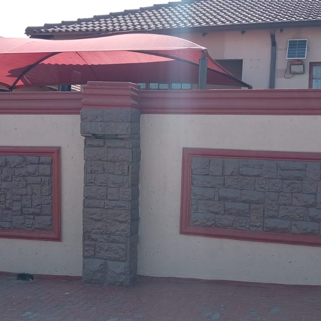 5-Room House in Tembisa - Thafeni Section 1000374754