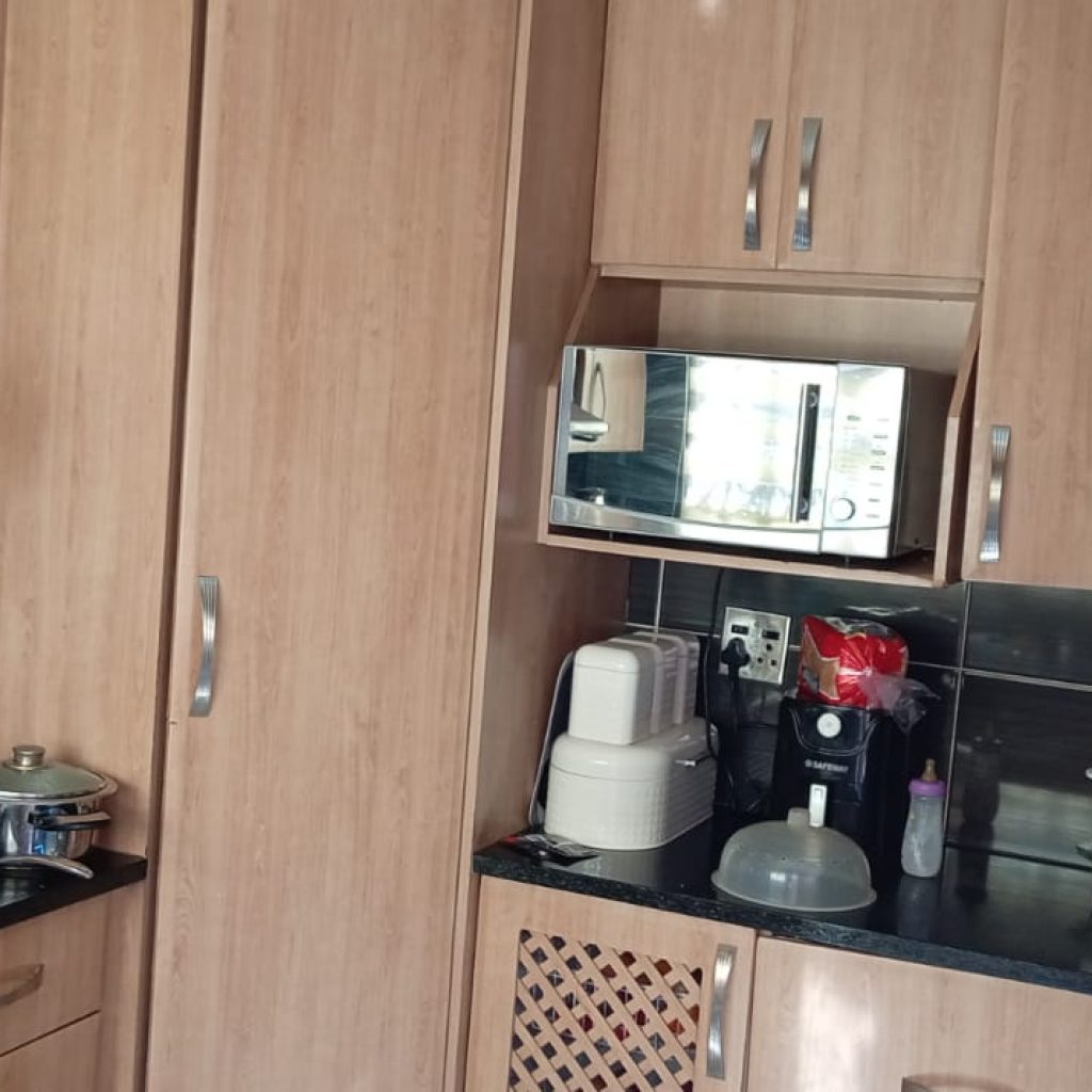 5-Room House in Tembisa - Thafeni Section 1000374780