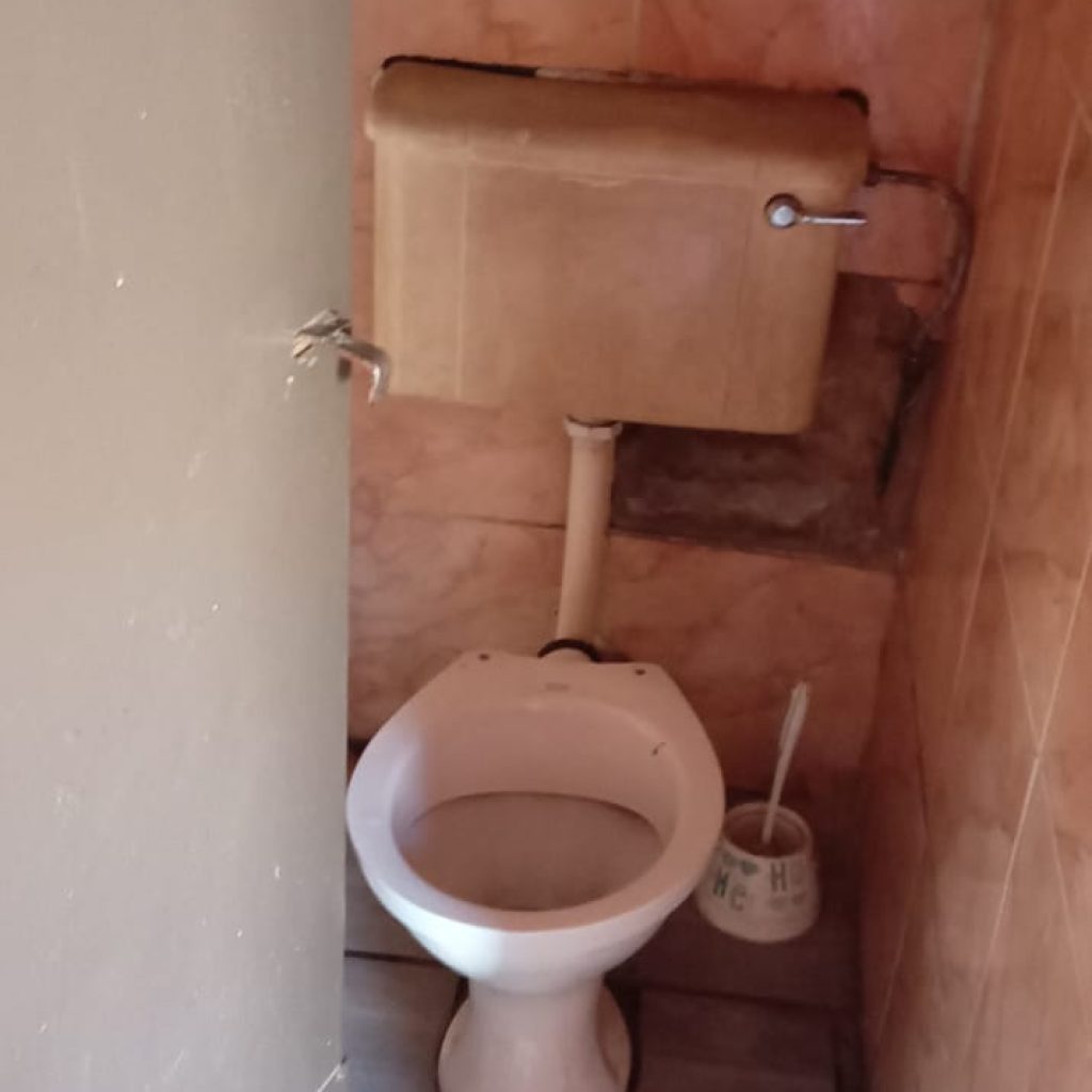 5-Room House in Tembisa - Thafeni Section 1000374789