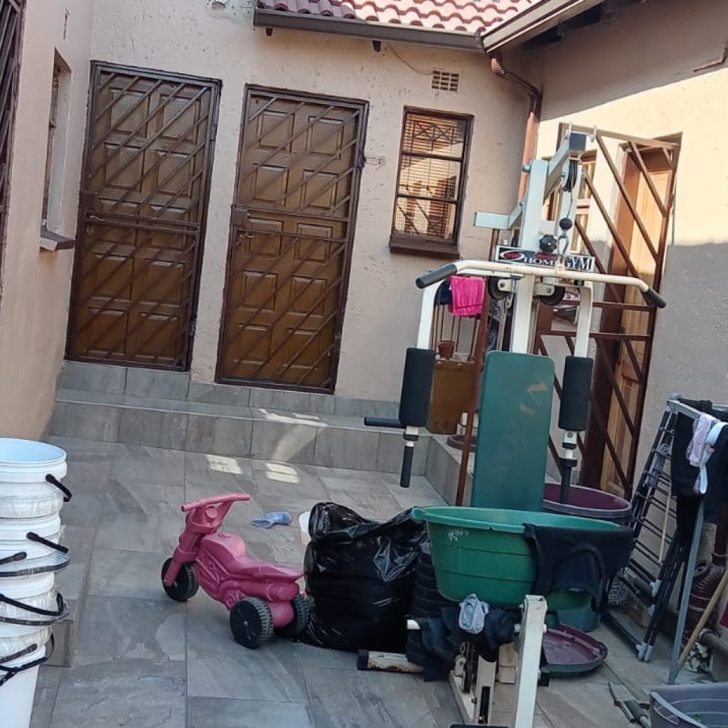5-Room House in Tembisa - Thafeni Section 1000374790