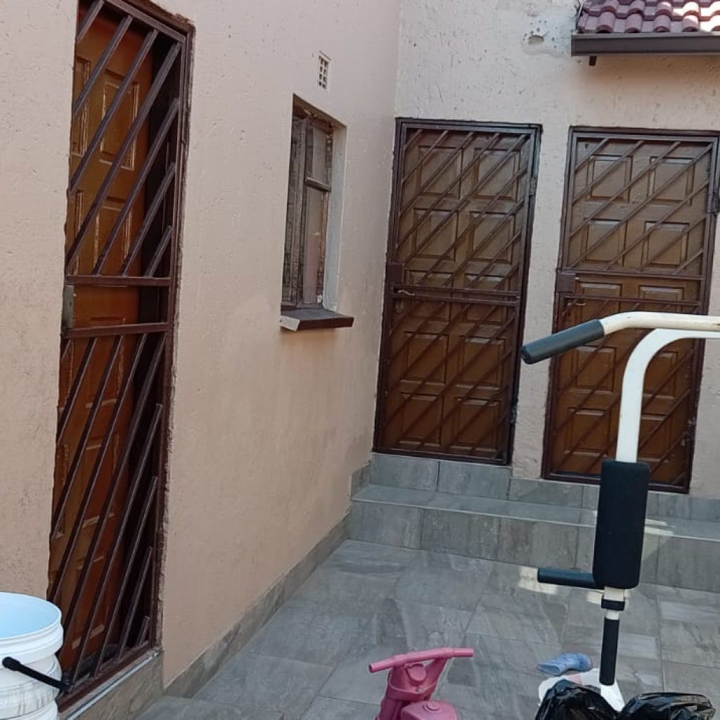 5-Room House in Tembisa - Thafeni Section 1000374791