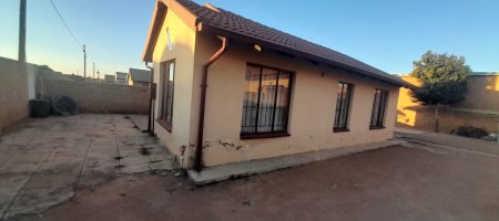3 BEDROOM HOUSE - Soshanguve 1000376538