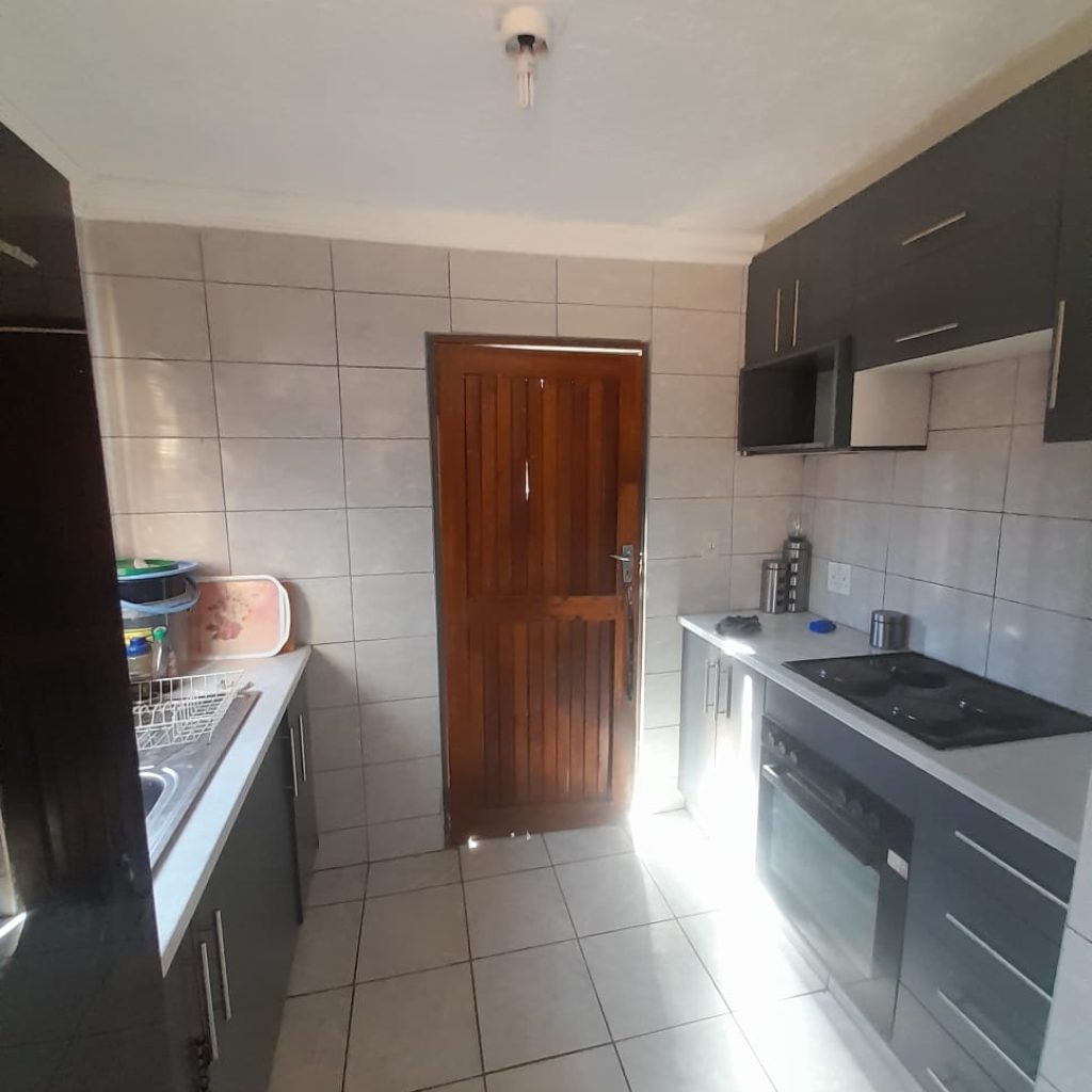 3 BEDROOM HOUSE - Soshanguve 1000376580