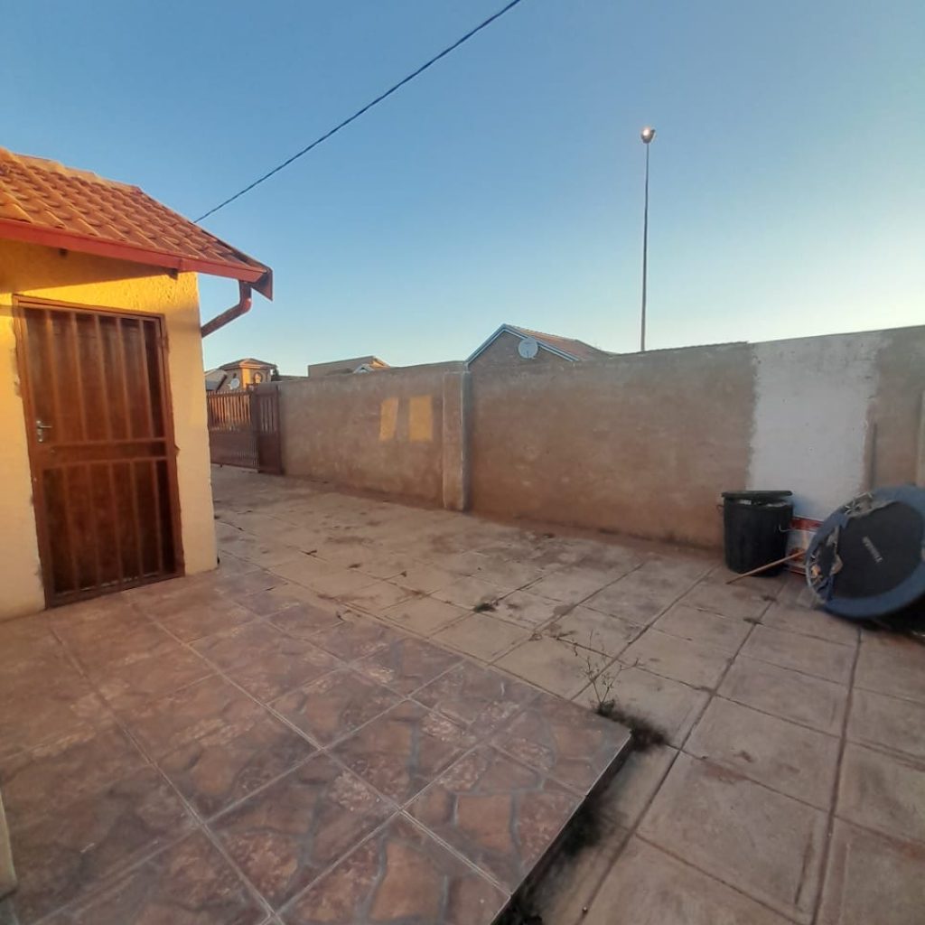 3 BEDROOM HOUSE - Soshanguve 1000376589