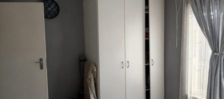 1000387443
