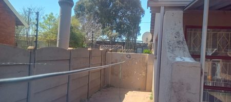 4 BEDROOM FAMILY HOME FOR SALE IN RHODESFIELD, KEMPTON PARK – WITH INCOME-GENERATING COTTAGE, POOL & LAPA 1000408068