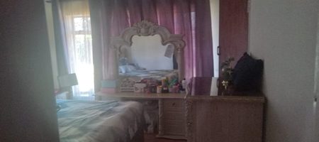 4 BEDROOM FAMILY HOME FOR SALE IN RHODESFIELD, KEMPTON PARK – WITH INCOME-GENERATING COTTAGE, POOL & LAPA 1000408118