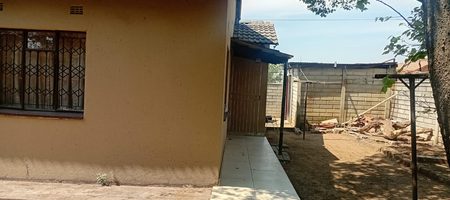 STUNNING 4-BEDROOM FAMILY HOME FOR SALE | NORKEM PARK | R1,360,000 1000421970