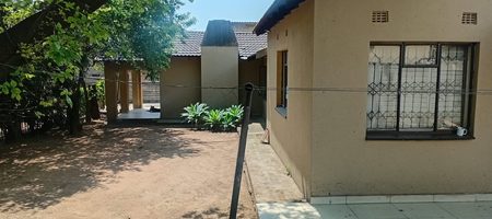 STUNNING 4-BEDROOM FAMILY HOME FOR SALE | NORKEM PARK | R1,360,000 1000421983