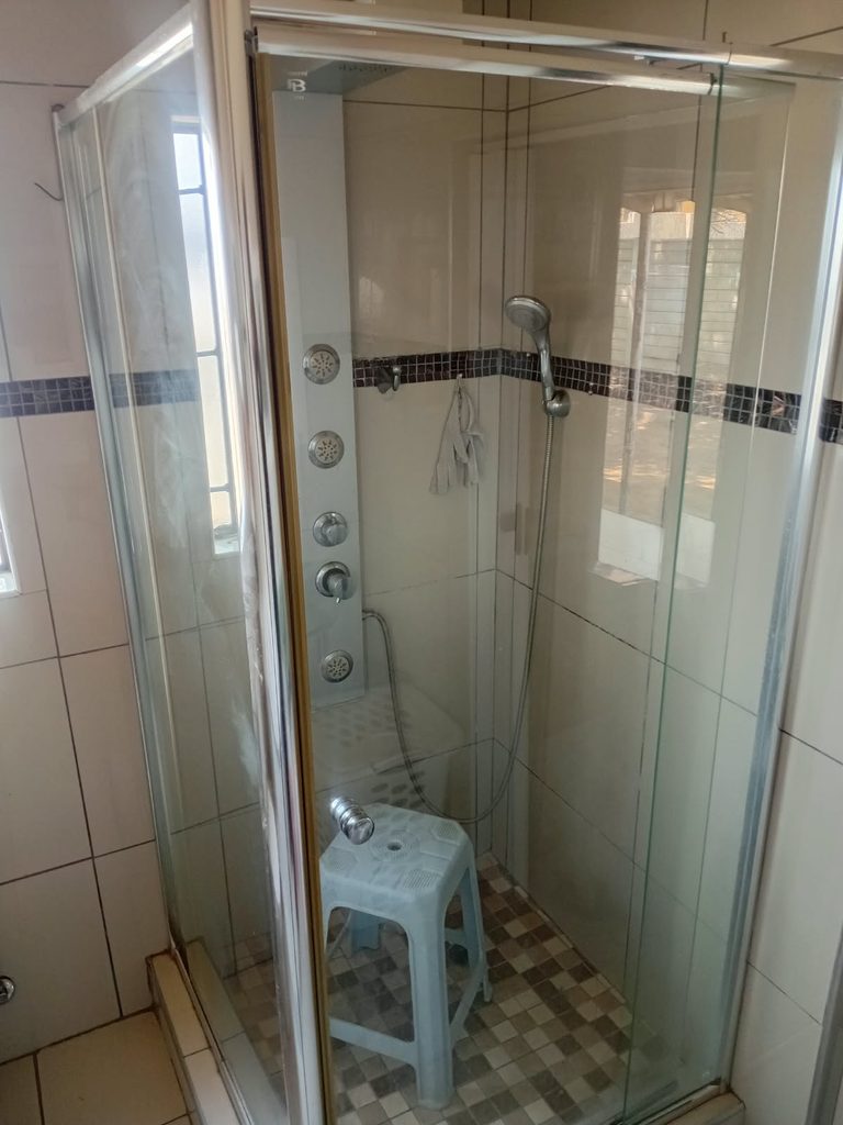 STUNNING 4-BEDROOM FAMILY HOME FOR SALE | NORKEM PARK | R1,360,000 1000422040