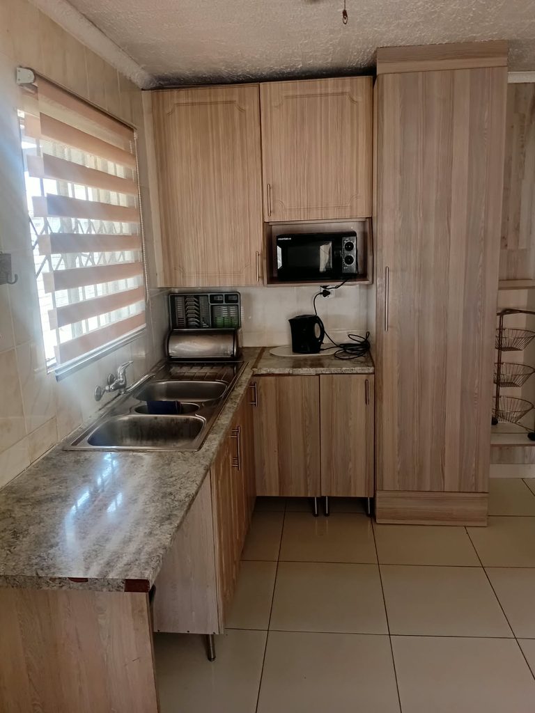 STUNNING 4-BEDROOM FAMILY HOME FOR SALE | NORKEM PARK | R1,360,000 1000422046