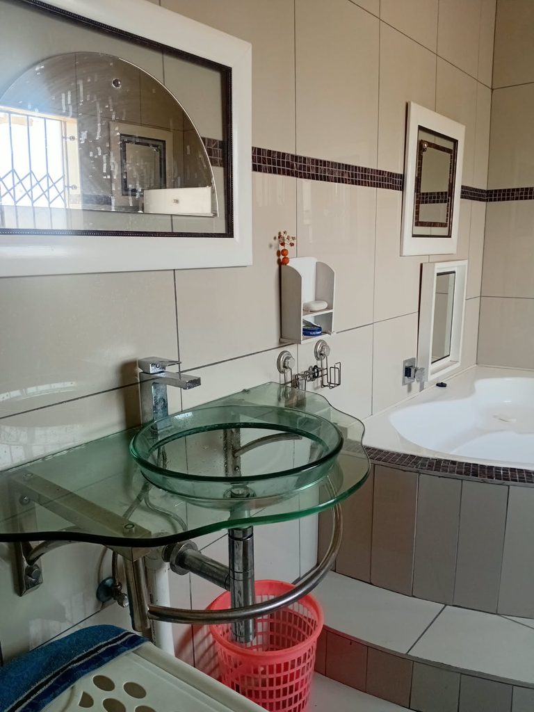 STUNNING 4-BEDROOM FAMILY HOME FOR SALE | NORKEM PARK | R1,360,000 1000422056