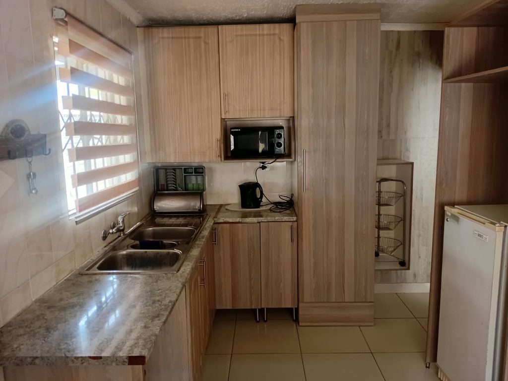 STUNNING 4-BEDROOM FAMILY HOME FOR SALE | NORKEM PARK | R1,360,000 1000422072