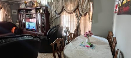 3-BEDROOM FAMILY HOME WITH COTTAGE FOR SALE | BIRCH ACRES EXT 25 1000424041