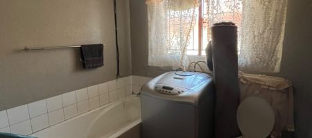 3-BEDROOM FAMILY HOME WITH COTTAGE FOR SALE | BIRCH ACRES EXT 25 1000424049