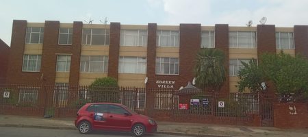 NEAT 2-BEDROOM VILLA FOR SALE | EDZEEN VILLA, KEMPTON PARK | R550,000 1000425195