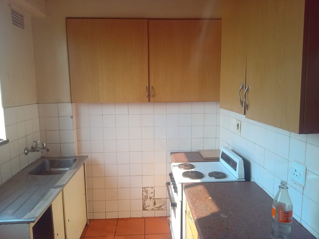 NEAT 2-BEDROOM VILLA FOR SALE | EDZEEN VILLA, KEMPTON PARK | R550,000 1000425231