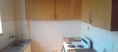 NEAT 2-BEDROOM VILLA FOR SALE | EDZEEN VILLA, KEMPTON PARK | R550,000 1000425231
