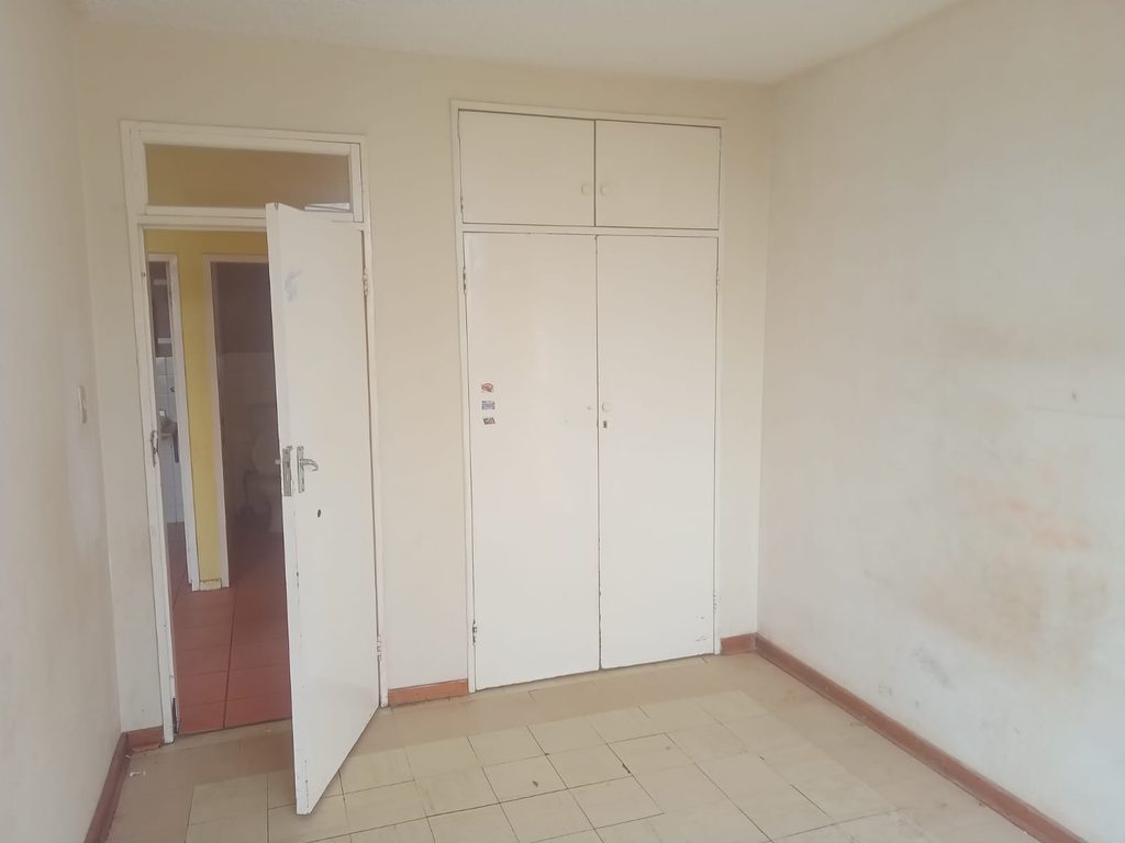 NEAT 2-BEDROOM VILLA FOR SALE | EDZEEN VILLA, KEMPTON PARK | R550,000 1000425239