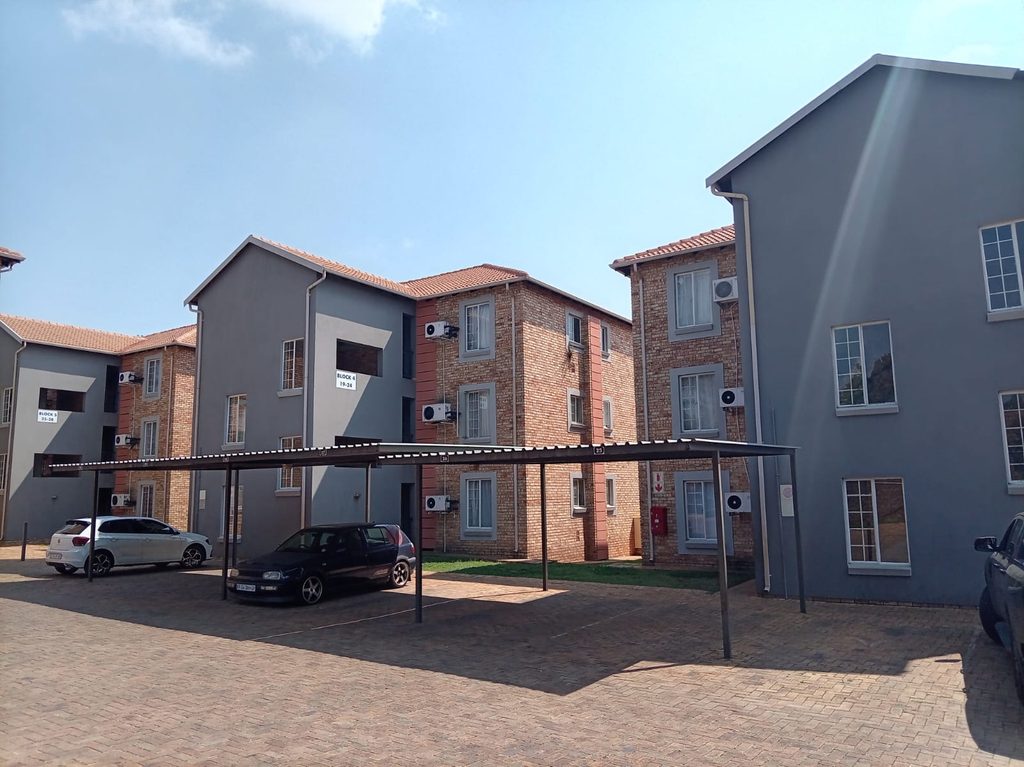 1000429879