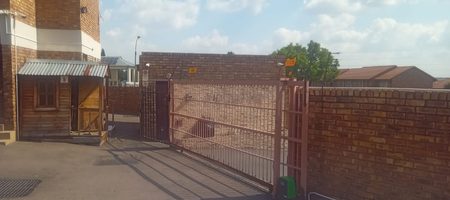 2-BEDROOM APARTMENT FOR SALE IN THE HEIGHTS COMPLEX, CROYDON – asking price R700 000.00 1000430177