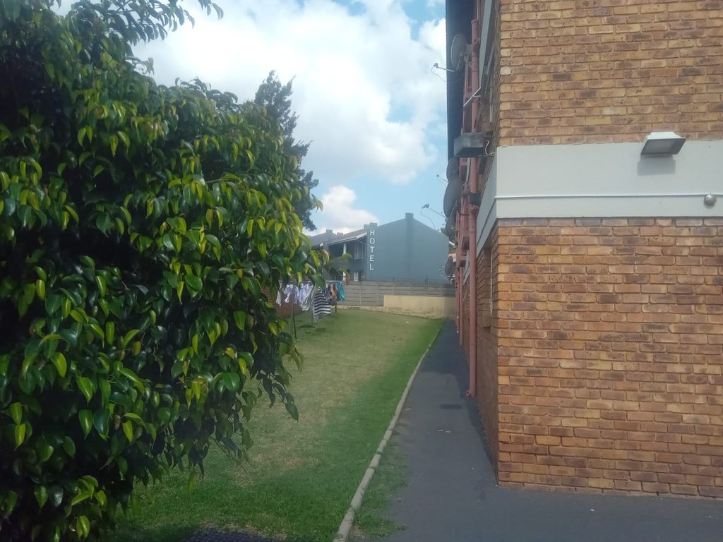 2-BEDROOM APARTMENT FOR SALE IN THE HEIGHTS COMPLEX, CROYDON – asking price R700 000.00 1000430182