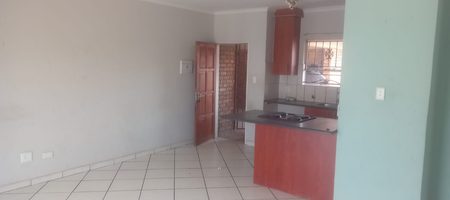 2-BEDROOM APARTMENT FOR SALE IN THE HEIGHTS COMPLEX, CROYDON – asking price R700 000.00 1000430204