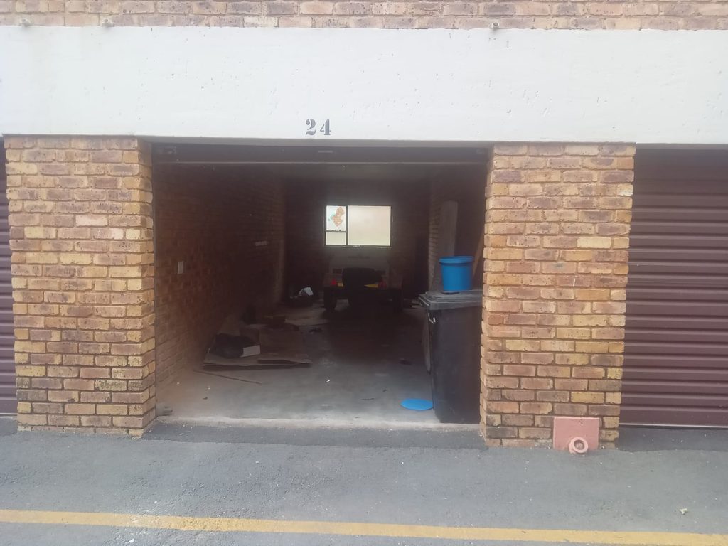 2-BEDROOM APARTMENT FOR SALE IN THE HEIGHTS COMPLEX, CROYDON – asking price R700 000.00 1000430207
