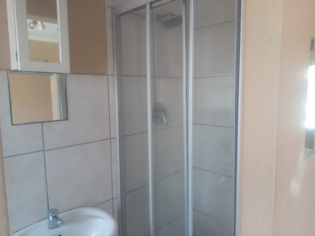 2-BEDROOM APARTMENT FOR SALE IN THE HEIGHTS COMPLEX, CROYDON – asking price R700 000.00 1000430241