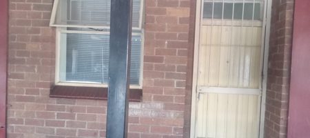 1 FLAT FOR SALE IN EMMARINA, KEMPTON PARK – R300,000 1000431207