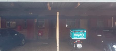 1 FLAT FOR SALE IN EMMARINA, KEMPTON PARK – R300,000 1000431210