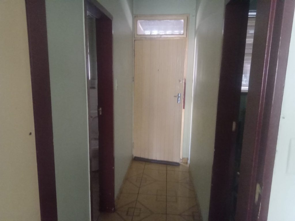 1 FLAT FOR SALE IN EMMARINA, KEMPTON PARK – R300,000 1000431216