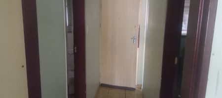 1 FLAT FOR SALE IN EMMARINA, KEMPTON PARK – R300,000 1000431216