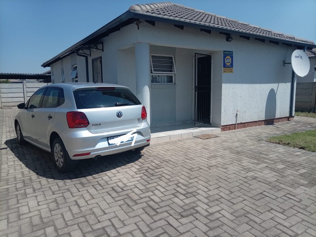 CHARMING 3-BEDROOM FAMILY HOME FOR SALE | CRYSTAL PARK, BENONI | R900,000 img 20260916 wa0102