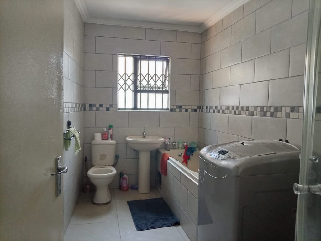 3 BEDROOM FAMILY HOME FOR SALE – R1,550,000 img 20260926 wa0024